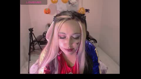 Snapshot of bunny_poison chatting on October 31, 1:45 pm ... . . ... online show from October 31, 1:45 pm