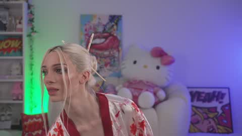 Snapshot of bunnydollstella chatting on February 1, 11:37 pm Stella online show from February 1, 11:37 pm