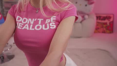 Snapshot of bunnydollstella chatting on March 2, 11:31 pm Stella online show from March 2, 11:31 pm