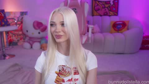 Snapshot of bunnydollstella chatting on November 19, 9:59 pm Stella online show from November 19, 9:59 pm