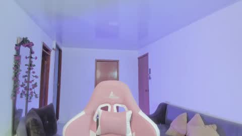 Im Val Welcome to my room My instagram Bubble cosmic online show from March 9, 4:05 am