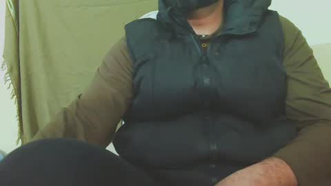 Snapshot of burlymonster chatting on December 12, 3:59 pm Hairy Arabian online show from December 12, 3:59 pm