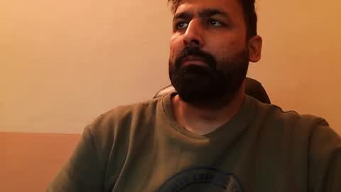 Snapshot of burlymonster chatting on January 27, 3:37 am Hairy Arabian online show from January 27, 3:37 am