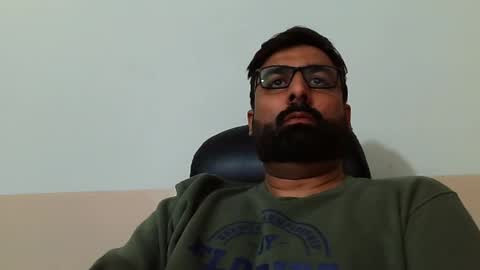 Snapshot of burlymonster chatting on February 12, 4:12 am Hairy Arabian online show from February 12, 4:12 am