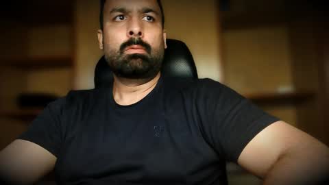 Snapshot of burlymonster chatting on October 6, 3:37 am Hairy Arabian online show from October 6, 3:37 am