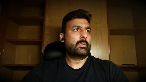 Snapshot of burlymonster chatting on October 13, 4:45 am Hairy Arabian online show from October 13, 4:45 am