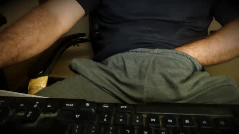 Snapshot of burlymonster chatting on October 14, 7:31 am Hairy Arabian online show from October 14, 7:31 am