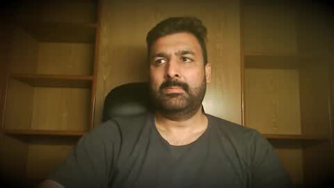 Snapshot of burlymonster chatting on October 21, 4:24 am Hairy Arabian online show from October 21, 4:24 am