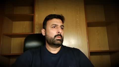 Snapshot of burlymonster chatting on November 17, 4:29 am Hairy Arabian online show from November 17, 4:29 am