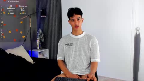 Snapshot of busterspinter chatting on December 18, 8:57 pm Buster independent model online show from December 18, 8:57 pm