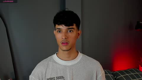 Snapshot of busterspinter chatting on February 4, 7:29 am Buster independent model online show from February 4, 7:29 am