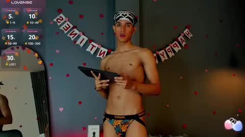 Snapshot of busterspinter chatting on February 12, 10:24 am Buster independent model online show from February 12, 10:24 am