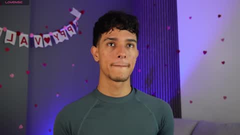 Snapshot of busterspinter chatting on February 23, 9:22 am Buster independent model online show from February 23, 9:22 am