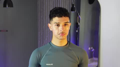 Snapshot of busterspinter chatting on September 24, 6:00 pm Buster independent model online show from September 24, 6:00 pm