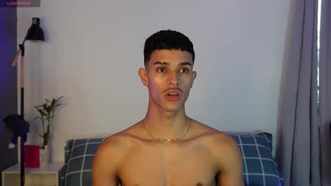 Snapshot of busterspinter chatting on November 23, 7:46 pm Buster independent model online show from November 23, 7:46 pm