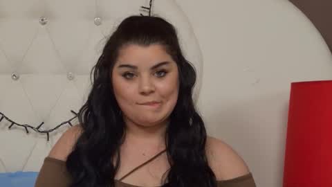 Snapshot of busty_madison chatting on December 12, 11:07 am busty_madison online show from December 12, 11:07 am