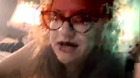 Snapshot of bustybabie9 chatting on October 23, 1:21 pm BustyBabie9 online show from October 23, 1:21 pm