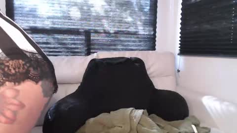 Snapshot of butterflybootyy chatting on September 24, 2:53 pm butterfly booty online show from September 24, 2:53 pm