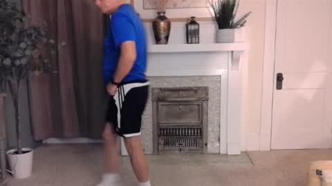 Snapshot of buttnakedfun954737 chatting on December 5, 9:06 am Miles online show from December 5, 9:06 am