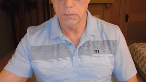 Snapshot of buttnakedfun954737 chatting on December 19, 9:40 am Miles online show from December 19, 9:40 am