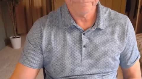 Snapshot of buttnakedfun954737 chatting on January 6, 5:27 pm Miles online show from January 6, 5:27 pm