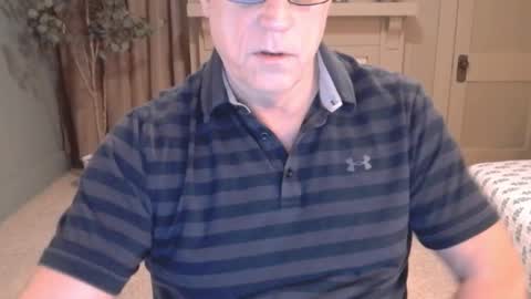 Snapshot of buttnakedfun954737 chatting on January 11, 11:23 am Miles online show from January 11, 11:23 am