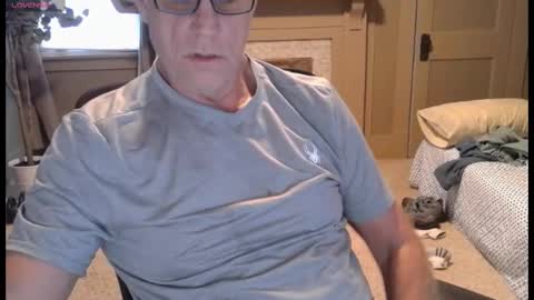 Snapshot of buttnakedfun954737 chatting on September 29, 12:10 pm Miles online show from September 29, 12:10 pm