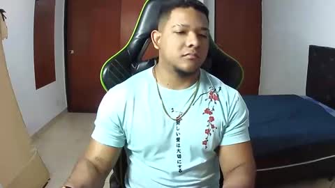 Snapshot of caballerozodi chatting on October 2, 6:37 pm caballerozodi online show from October 2, 6:37 pm