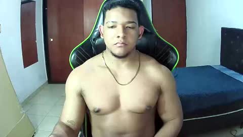 Snapshot of caballerozodi chatting on October 17, 2:15 am caballerozodi online show from October 17, 2:15 am