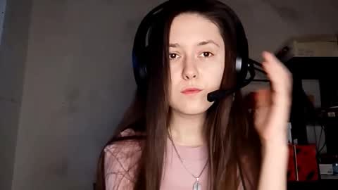 Snapshot of caitlynvuono chatting on December 20, 12:56 pm Sara online show from December 20, 12:56 pm