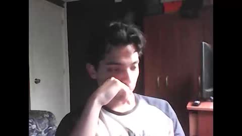 Snapshot of caligula_99 chatting on October 18, 9:59 pm Calgula online show from October 18, 9:59 pm