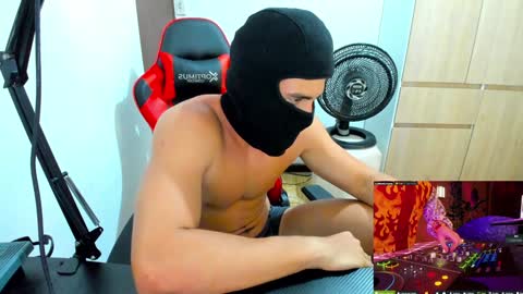 Snapshot of calihotcaliente27 chatting on January 29, 5:45 pm calihotcaliente27 online show from January 29, 5:45 pm