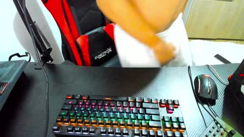 Snapshot of calihotcaliente27 chatting on February 6, 10:26 am calihotcaliente27 online show from February 6, 10:26 am