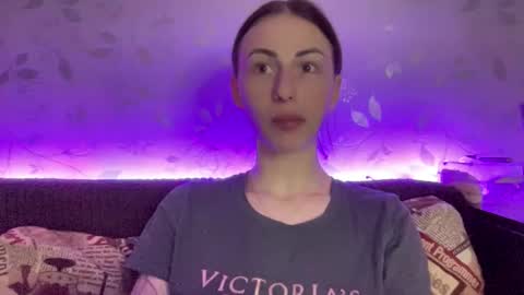 Anna online show from March 3, 7:49 pm