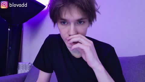 Snapshot of callmenineoneseven chatting on January 24, 12:52 am Nick online show from January 24, 12:52 am