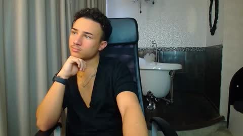 Snapshot of callumpike chatting on November 6, 11:55 am CallumPike online show from November 6, 11:55 am