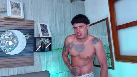 calvin913 online show from November 15, 9:39 am