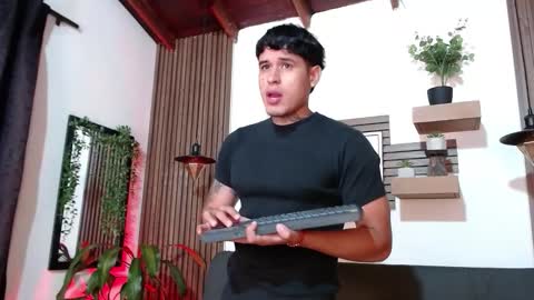 calvin913 online show from November 17, 8:53 am