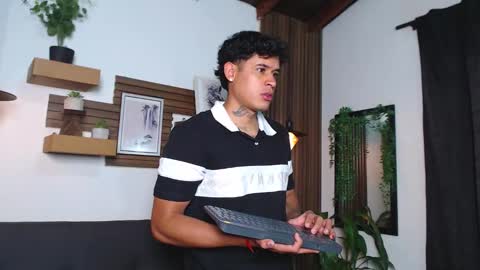 calvin913 online show from November 20, 9:31 am