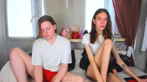 Snapshot of calvin_kevin_grem chatting on October 19, 6:03 am Calvin Kevin Grem online show from October 19, 6:03 am