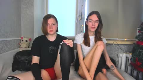 Snapshot of calvin_kevin_grem chatting on December 17, 5:46 am Calvin Kevin Grem online show from December 17, 5:46 am