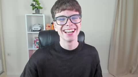 Hey I am Calvin  online show from March 5, 7:06 pm