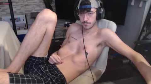 Snapshot of calvin_tanner chatting on October 13, 4:29 pm calvin_tanner online show from October 13, 4:29 pm