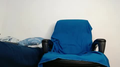 Snapshot of calvinhotlatino chatting on November 22, 1:37 am calvinhotlatino online show from November 22, 1:37 am