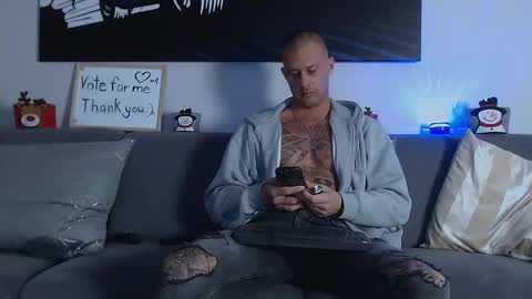 Calvin  online show from December 18, 9:18 pm