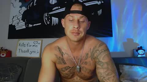 Calvin  online show from December 19, 11:57 pm