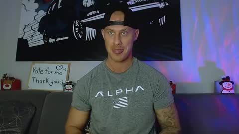 Calvin  online show from December 20, 7:39 pm