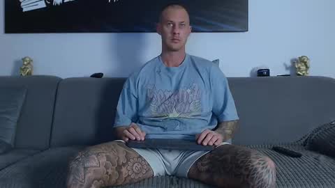 Calvin  online show from January 4, 11:38 pm