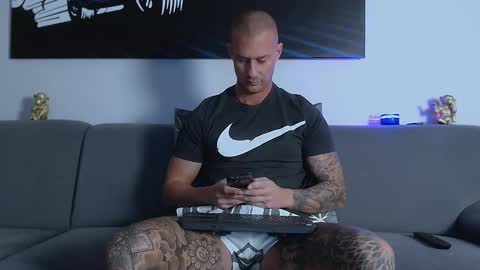 Calvin  online show from January 5, 4:38 pm