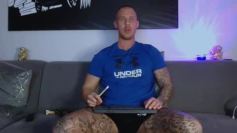 Calvin  online show from January 8, 8:39 pm